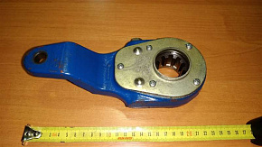 Рычаг регулировочный КАМАЗ (круп,шл.кривой ручная подводка) правый (МЗТА, Беларусь) РТ-40-33