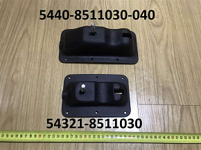 Кронштейн крепления полукрыла нового образца (металл. накладка) (МАЗ)