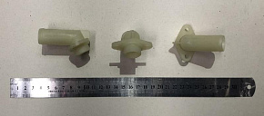 Фланец радиатора отопителя нового образца (пластик) (D-21 mm) (МАЗ)