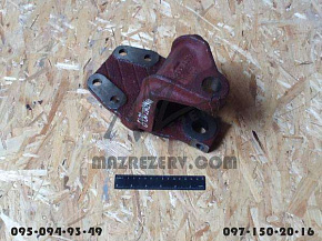 Кронштейн передний (правый) (передней 3-х листовой рессоры) МАЗ-5440,6430 (МАЗ)